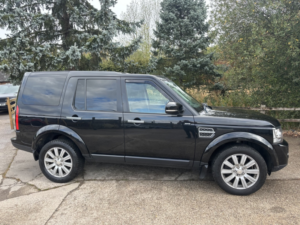 2014 Land Rover Discovery 4 3.0 Sd V6 Gs in Black — image 2
