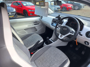 2017 Volkswagen Up! 1.0 Up! Beats Euro 6 (s/s) 5dr in White — image 6