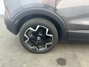 2023 Vauxhall Crossland Ultimate in Grey — image 6
