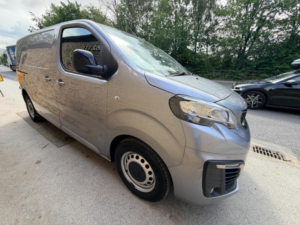 2022 Peugeot Expert 2.0 Bluehdi 1400 Professional Premium Standard Panel Van Mwb Euro 6 (s/s) 6dr in Grey — image 3