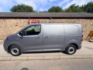 2022 Peugeot Expert 2.0 Bluehdi 1400 Professional Premium Standard Panel Van Mwb Euro 6 (s/s) 6dr in Grey — image 6