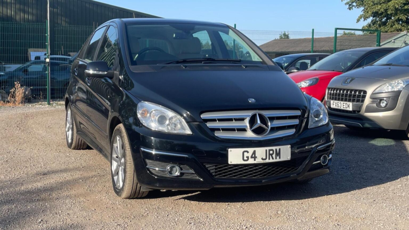 2011 Mercedes-Benz B Class 2.0 B180 Cdi Sport CVT 5dr in Black — image 1
