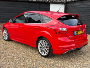 2013 Ford Focus 1.6 Tdci Zetec S Euro 5 (s/s) 5dr in Red — image 4