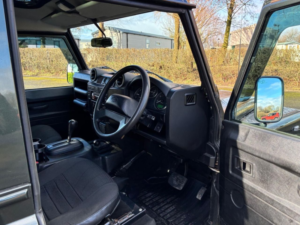 2007 Land Rover Defender 2.4 Tdci County Station Wagon 3dr Diesel Automatic 4WD Swb Euro 4 (122 Bhp) in Green — image 3