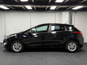 2015 Hyundai I30 1.6 Crdi Blue Drive Se Nav Euro 6 (s/s) 5dr — image 3