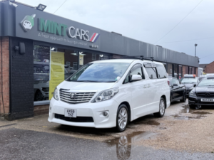 2010 Toyota Alphard - in White — image 3