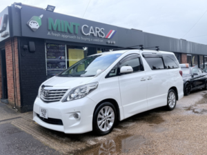 2010 Toyota Alphard - in White — image 5