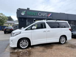 2010 Toyota Alphard - in White — image 6