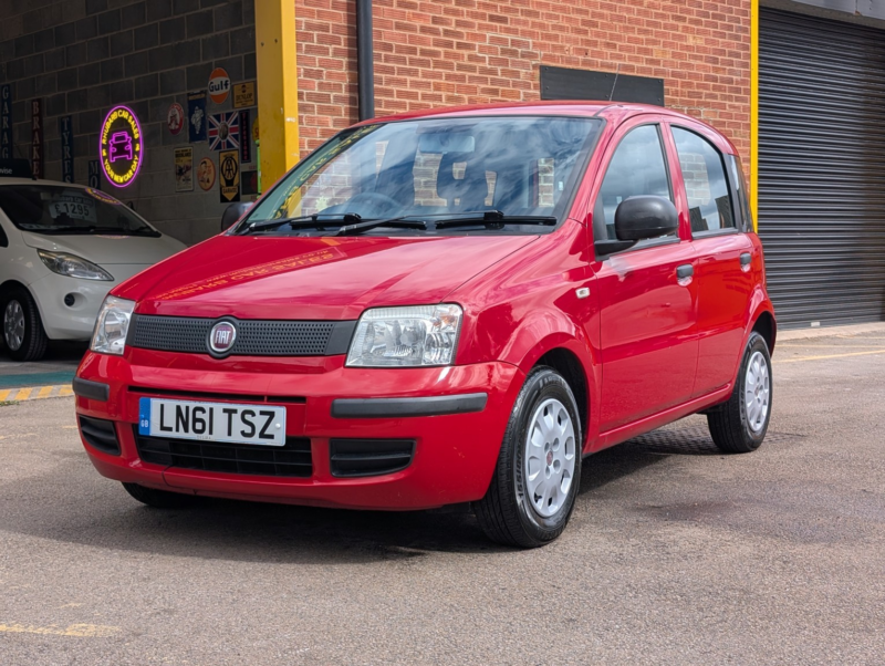 2011 Fiat Panda 1.2 Panda 1.2 Active (euro 5) in Red — image 1