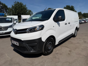 2022 Toyota Proace 2.0d Icon Lwb — image 3