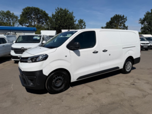 2022 Toyota Proace 2.0d Icon Lwb — image 4