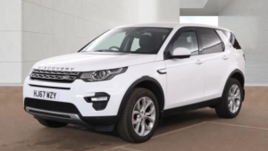 2017 Land Rover Discovery Sport 2.0 Td4 Hse Auto 4WD Euro 6 (s/s) 5dr in White — image 3