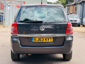 2013 Vauxhall Zafira 1.6 16v Exclusiv Euro 5 5dr in Grey — image 6