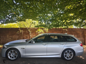 2011 BMW 5 Series M Sport 523i 2.5 6cyl Petrol Ulez Free in Grey — image 4