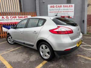 2011 Renault Megane Dynamique Tomtom Vvt in Silver — image 5