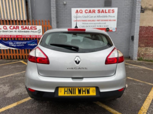 2011 Renault Megane Dynamique Tomtom Vvt in Silver — image 6