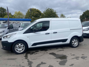 2019 Ford Transit Connect Connect 220 5 Seater — image 3