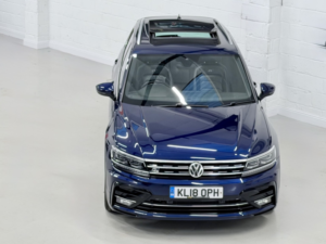 2018 Volkswagen Tiguan 2.0 Tdi R-Line in Blue — image 3