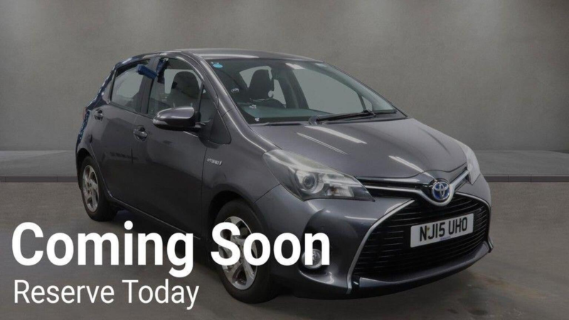 2015 Toyota Yaris 1.5 Vvt-H Icon E-CVT Euro 6 5dr in Grey — image 1