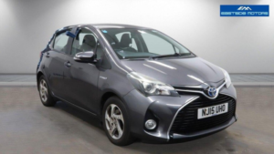2015 Toyota Yaris 1.5 Vvt-H Icon E-CVT Euro 6 5dr in Grey — image 2