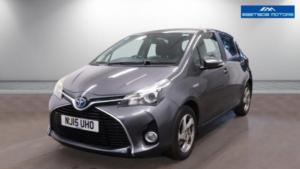 2015 Toyota Yaris 1.5 Vvt-H Icon E-CVT Euro 6 5dr in Grey — image 3