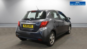 2015 Toyota Yaris 1.5 Vvt-H Icon E-CVT Euro 6 5dr in Grey — image 5