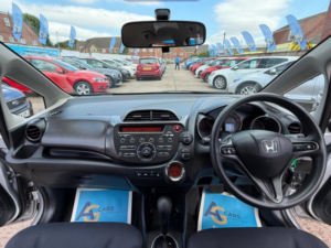 2013 Honda Jazz 1.4 I-Vtec Es CVT Euro 5 5dr in Silver — image 2