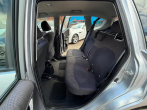 2013 Honda Jazz 1.4 I-Vtec Es CVT Euro 5 5dr in Silver — image 5
