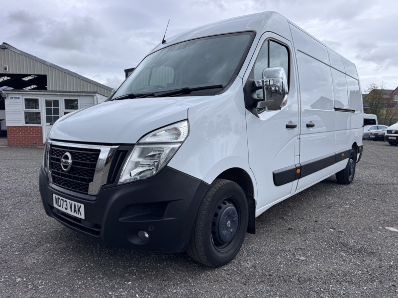 2024 Nissan Interstar Tekna Lwb Diesel Van. L3h2. Carplay. Ac. Nav. Cruise. Only 29900 Miles in White — image 1