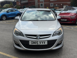 2015 Vauxhall Astra 1.6i Sri Euro 6 5dr in Silver — image 2
