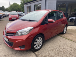 2013 Toyota Yaris 1.3 Dual Vvt-I Tr in Red — image 3