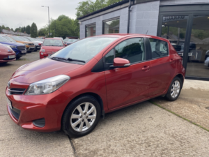 2013 Toyota Yaris 1.3 Dual Vvt-I Tr in Red — image 4