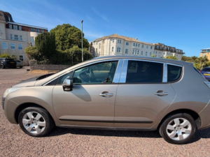 2011 Peugeot 3008 1.6 E-Hdi Sport in Grey — image 6