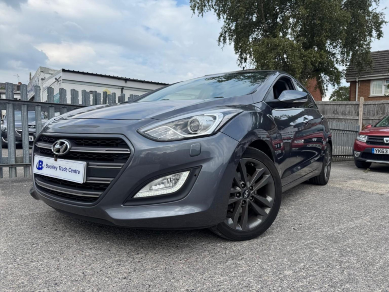 2015 Hyundai I30 1.6 Crdi Blue Drive Premium in Grey — image 1