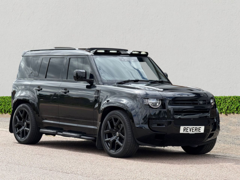 2022 Land Rover Defender 110 2.0 P300 S SUV 5dr Petrol Auto 4WD Euro 6 (s/s) (300 Ps) in Black — image 1