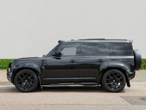 2022 Land Rover Defender 110 2.0 P300 S SUV 5dr Petrol Auto 4WD Euro 6 (s/s) (300 Ps) in Black — image 4