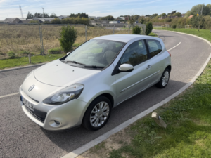 2009 Renault Clio 1.2 Dynamique Tomtom in Silver — image 5