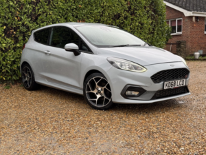 2019 Ford Fiesta 1.5 T Ecoboost St-2 in Silver — image 2