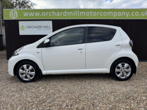 2012 Toyota Aygo 1.0 Vvt-I Fire in White — image 3