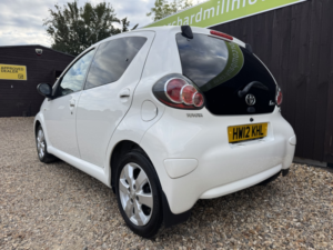 2012 Toyota Aygo 1.0 Vvt-I Fire in White — image 4
