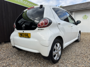 2012 Toyota Aygo 1.0 Vvt-I Fire in White — image 6
