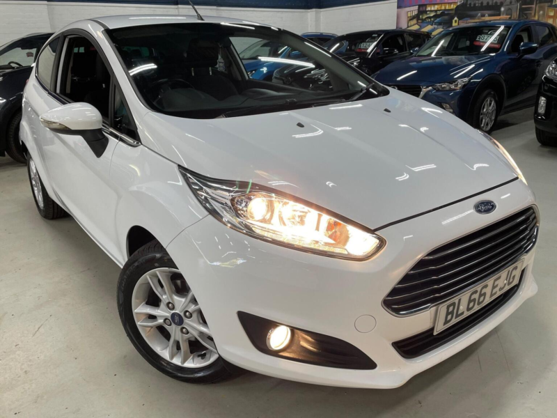 2016 Ford Fiesta 1.25 Zetec Euro 6 3dr in White — image 1