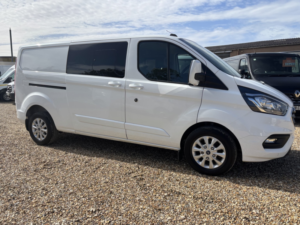 2022 Ford Transit Custom 2.0 Transit Custom Limited Dciv 300 L2 2.0l Ecoblue 130ps Fwd 6 Speed Manual in White — image 2