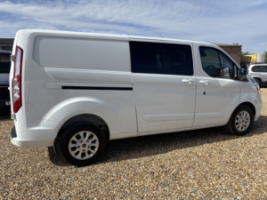 2022 Ford Transit Custom 2.0 Transit Custom Limited Dciv 300 L2 2.0l Ecoblue 130ps Fwd 6 Speed Manual in White — image 3