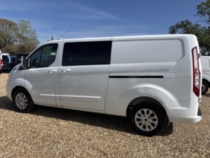 2022 Ford Transit Custom 2.0 Transit Custom Limited Dciv 300 L2 2.0l Ecoblue 130ps Fwd 6 Speed Manual in White — image 6