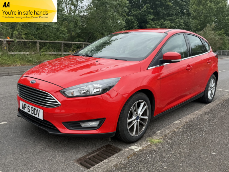 2016 Ford Focus 1.0 T Ecoboost Zetec in Red — image 1