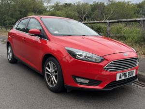 2016 Ford Focus 1.0 T Ecoboost Zetec in Red — image 2