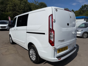 2022 Ford Transit Custom Custom Limited Crew Van — image 4