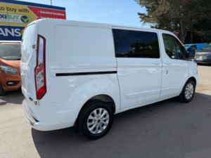 2022 Ford Transit Custom Custom Limited Crew Van — image 6