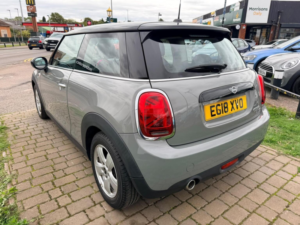 2018 MINI Hatch 1.5 Cooper D Euro 6 (s/s) 3dr in Grey — image 2